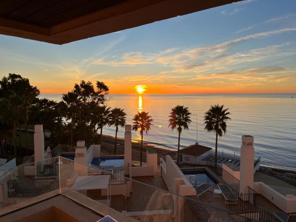 Apartmán Bahia De La Plata Seafront Estepona Exteriér fotografie